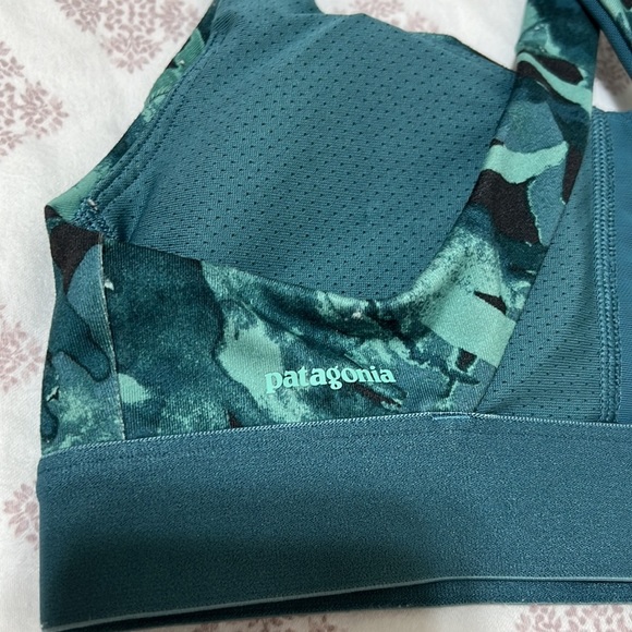 Patagonia Switchback Sports Bra - Picture 4 of 6